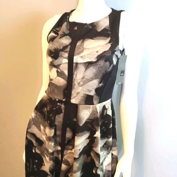 New with Tags Floral Fit and Flair Dress XS - Picture 7 of 11